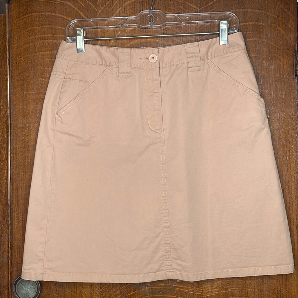 Short khaki skirt